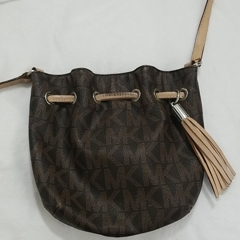 Michael kors crossbody bag
